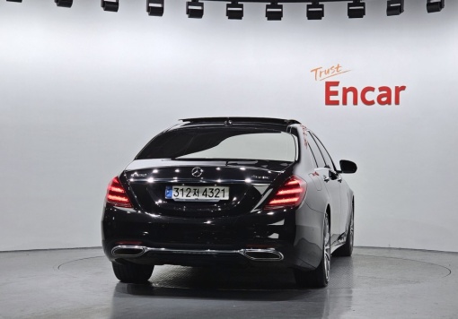 Mercedes-Benz S-Class W222