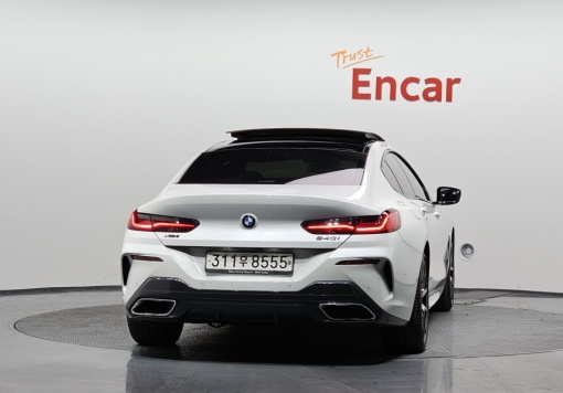 BMW 8 Series (G15)