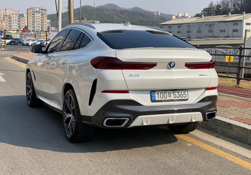 BMW X6 (G06)