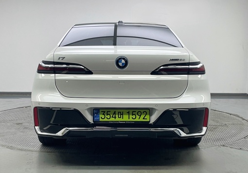 BMW i7 (G70)