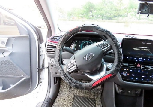 Hyundai The new Ioniq electric