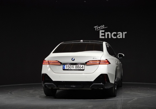 BMW 5 Series (G60)
