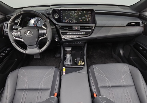 Lexus ES300h 7th generation