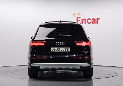 Audi Q7 (4M)