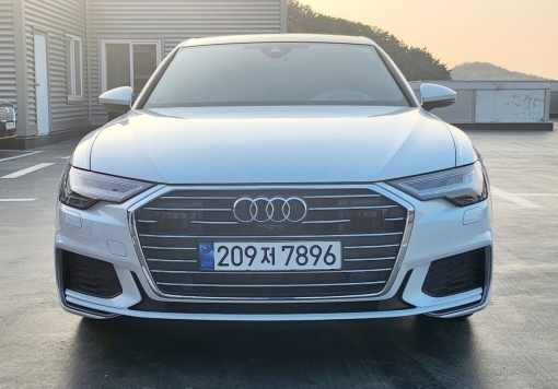 Audi A6 (C8)