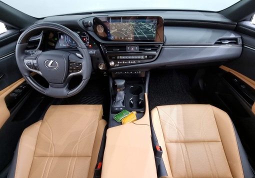 Lexus ES300h 7th generation