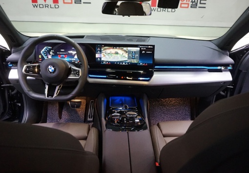 BMW 5 Series (G60)