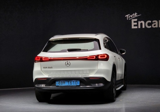 Mercedes-Benz EQA-H243