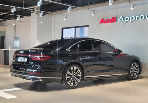 Audi A8 (D5)