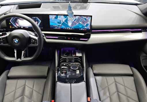 BMW 5 Series (G60)