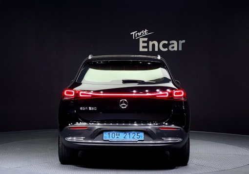 Mercedes-Benz EQA-H243