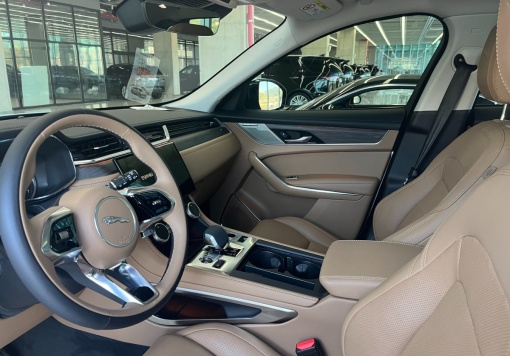 Jaguar F-PACE