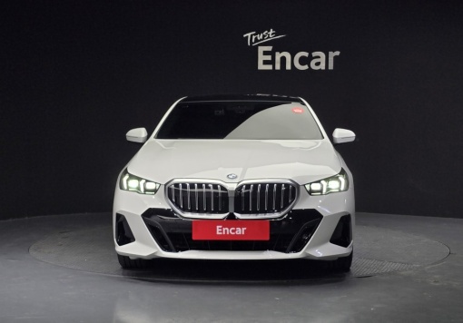 BMW 5 Series (G60)