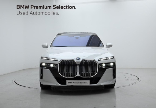 BMW i7 (G70)