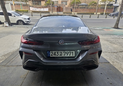 BMW 8 Series (G15)