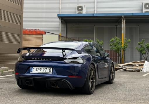 Porsche 718 Cayman