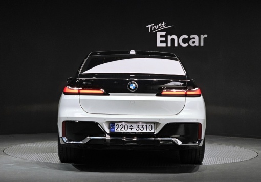 BMW 7 Series (G70)