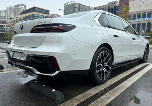 BMW 7 Series (G70)