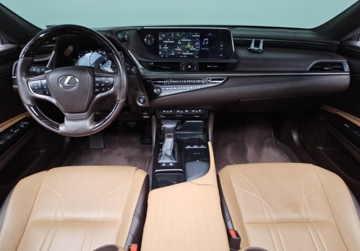 Lexus ES300h 7th generation