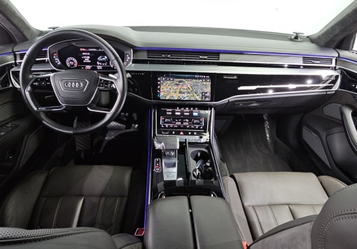 Audi A8 (D5)