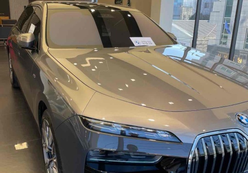 BMW i7 (G70)