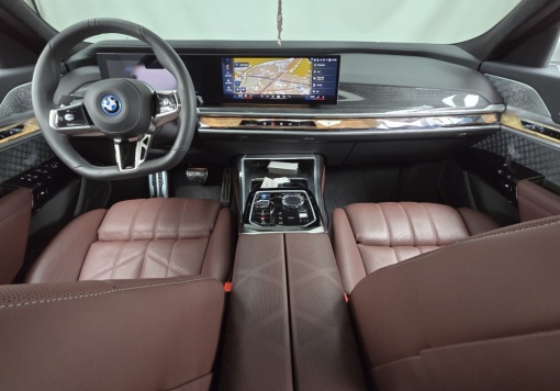 BMW i7 (G70)