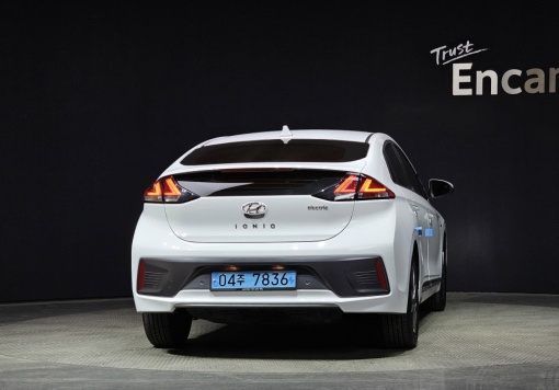 Hyundai The new Ioniq electric