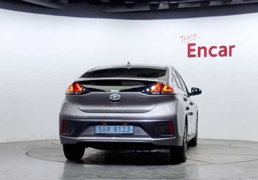 Hyundai The new Ioniq electric