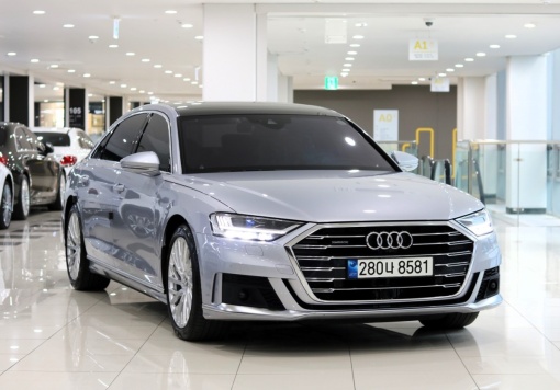 Audi A8 (D5)