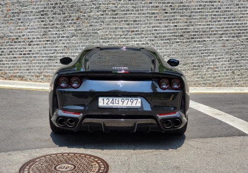 Ferrari 812 super fast