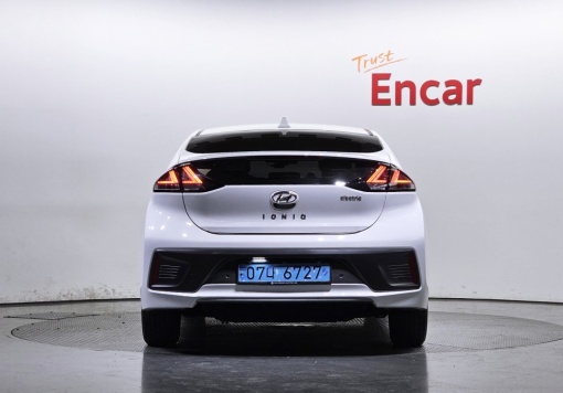 Hyundai The new Ioniq electric