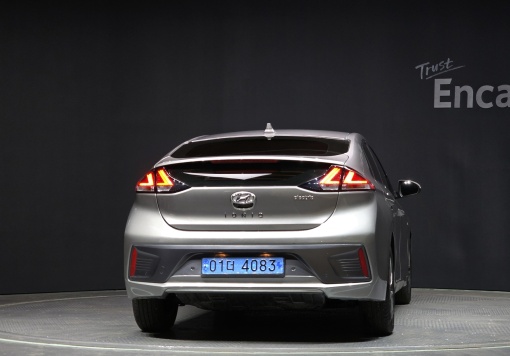 Hyundai The new Ioniq electric