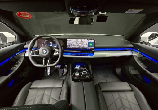 BMW 5 Series (G60)