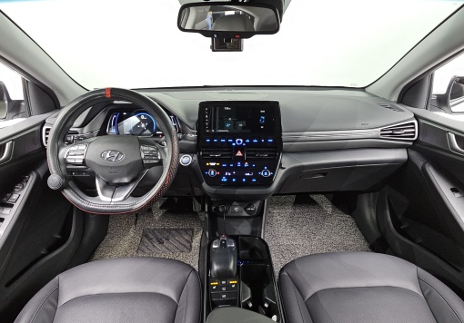 Hyundai The new Ioniq electric