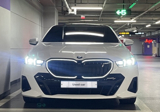 BMW i5 (G60)