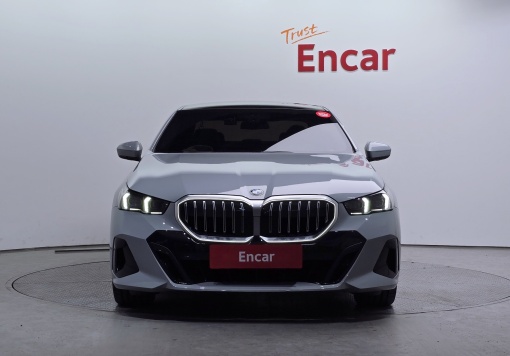 BMW 5 Series (G60)