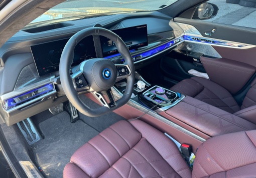 BMW i7 (G70)