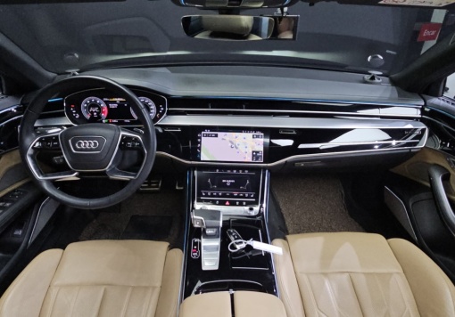 Audi A8 (D5)
