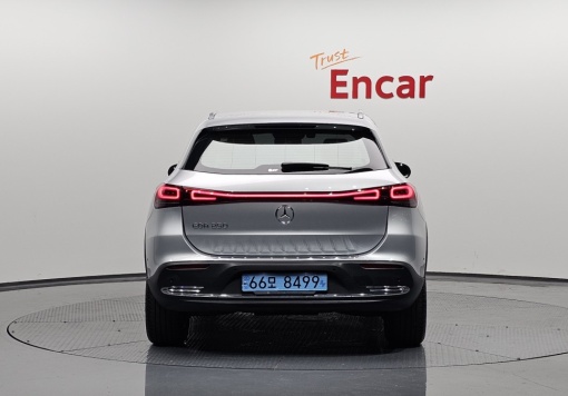 Mercedes-Benz EQA-H243