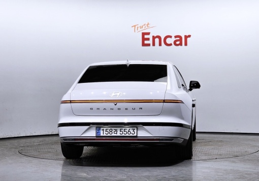 Hyundai Grandeur Hybrid (GN7)