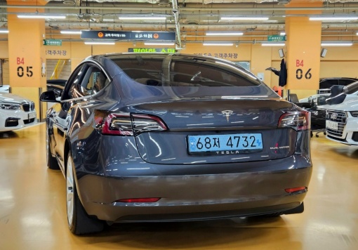 Tesla model 3