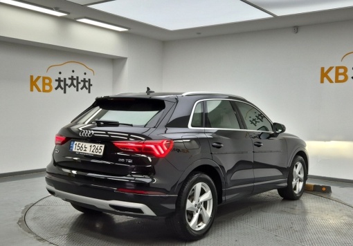 Audi Q3 (F3)