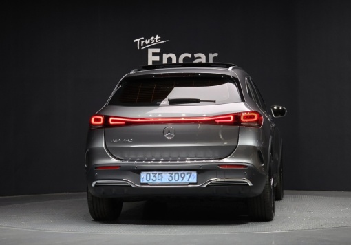 Mercedes-Benz EQA-H243