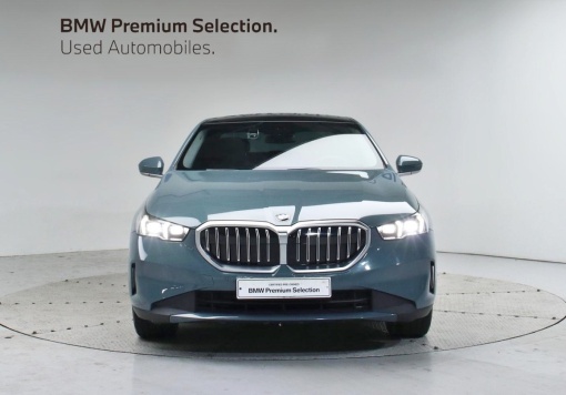 BMW 5 Series (G60)