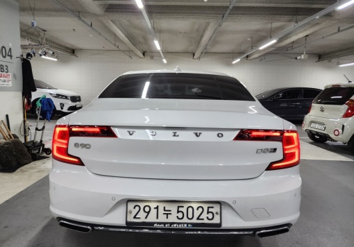 Volvo S90