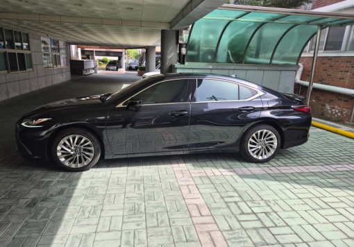 Lexus ES300h 7th generation