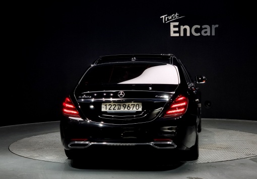 Mercedes-Benz S-Class W222