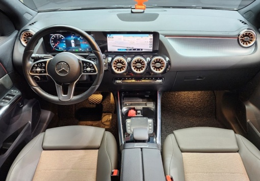 Mercedes-Benz EQA-H243