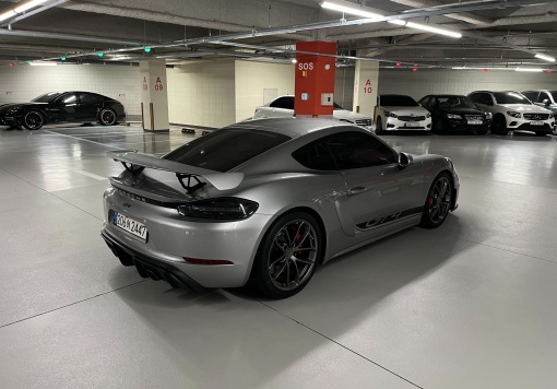 Porsche 718 Cayman