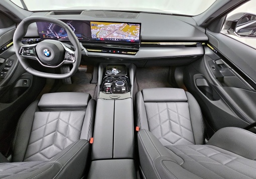 BMW 5 Series (G60)